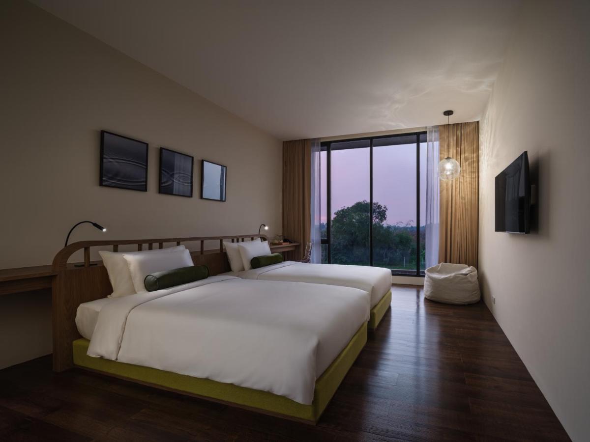 Neera Retreat Hotel Nakhon Pathom Exterior foto